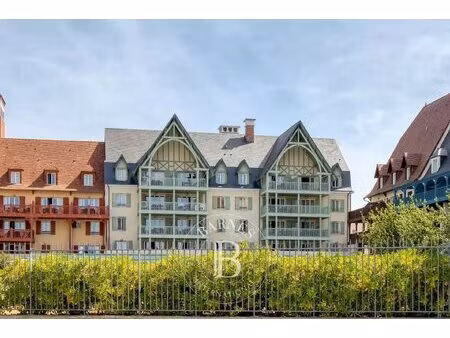 un appartement d'exception face au port de deauville