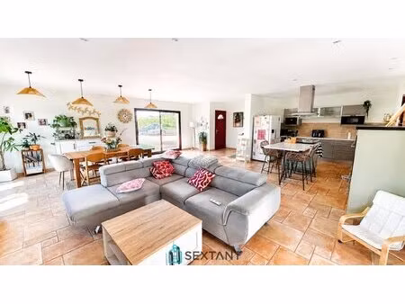 maison contemporaine de plain-pied 250 m² habitables terrain de 3 300 m² dpe b