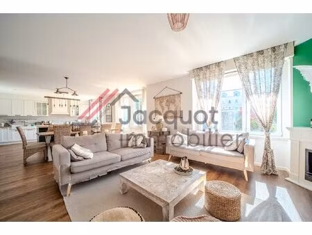 immeuble de caractère avec deux logements  garage et parking centre-ville de...