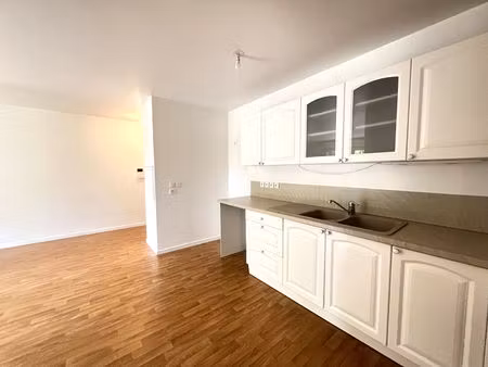 appartement fontenay le fleury - 3 pièces- 55.61 m2