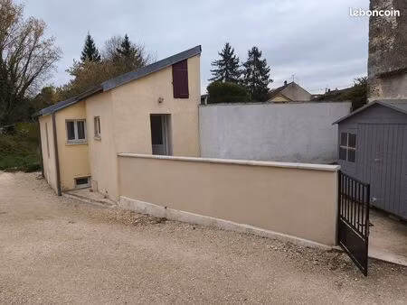 maison studio avec cour ext