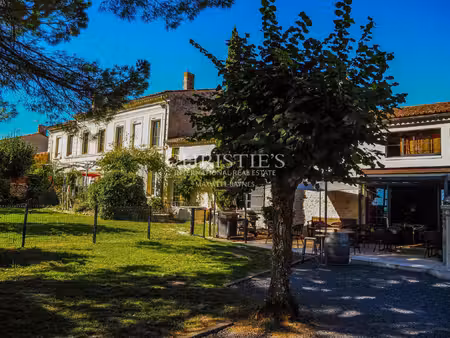 maison de luxe à vendre à saint-estèphe