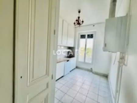 location appartement 3 pièces 85 m² à caluire-et-cuire (69300)