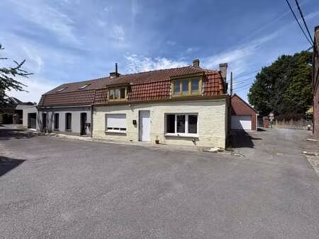 maison 3 façades à leers-nord avec 3 chambres.