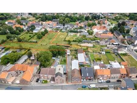 riemst - te renoveren woning met stalling