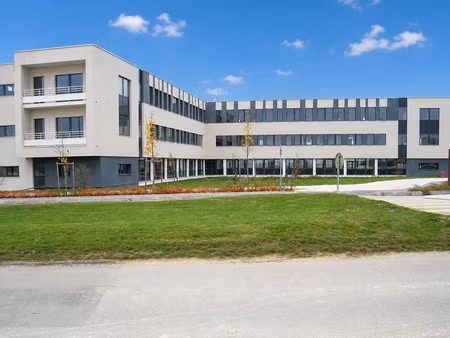 location bureaux 176 m²