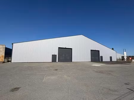 location entrepôt bassens 33530 800m²