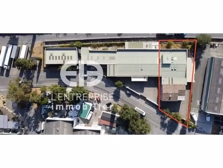 location entrepôt carros 06510 864m²
