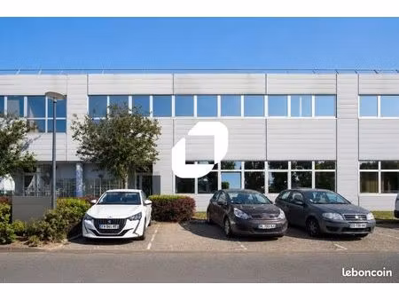 bureau 117 m²