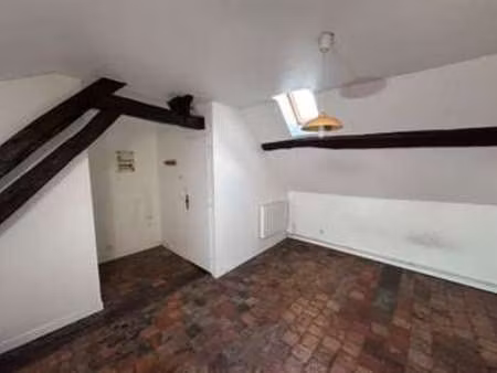 location appartement t1 à châtillon-sur-loire (45360) : à louer t1 / 21m² châtillon-sur-lo