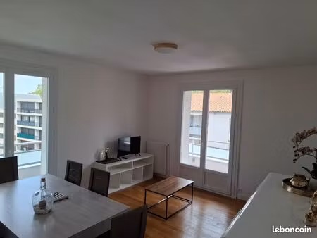 bel appartement calme avec une superbe vue à chamaliéres
