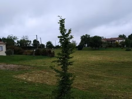 terrain à bâtir viabilisé à lhospitalet 46170