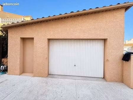 grand garage sécurisé