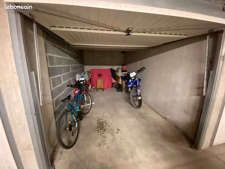 garage dans résidence securisée