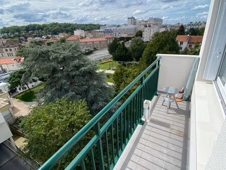 grand studio meublé 30 m² avec balcon – rer à 1 min