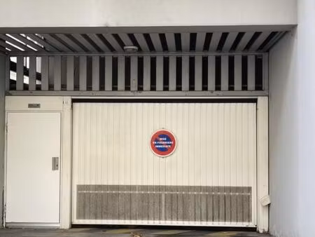 garage/box 1 m² lyon