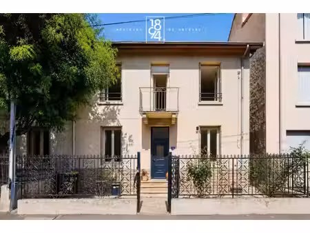 maison de luxe à vendre dans le quartier laënnec-mermoz