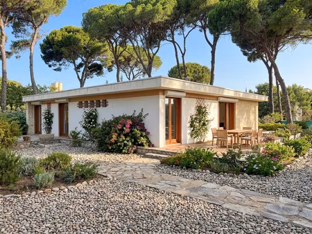 roy d'espagne | maison plain-pied de 97 m2 sur 1 300 m2 de t
