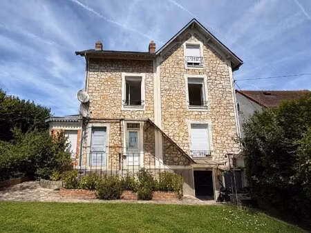 charmant appartement t2 de 46m2 dans belle bâtisse ancienne