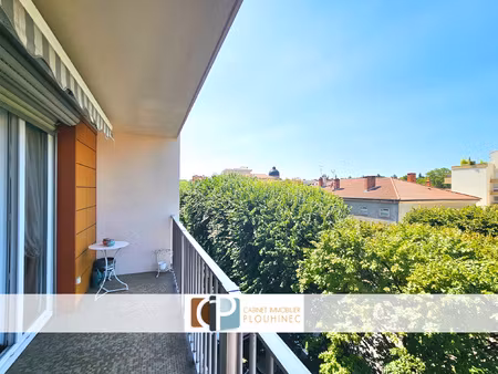 centre mâcon  t4 traversant avec vue dégagée  balcons  ascen