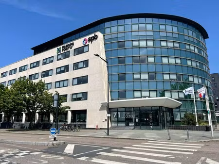 location bureaux 250 m²