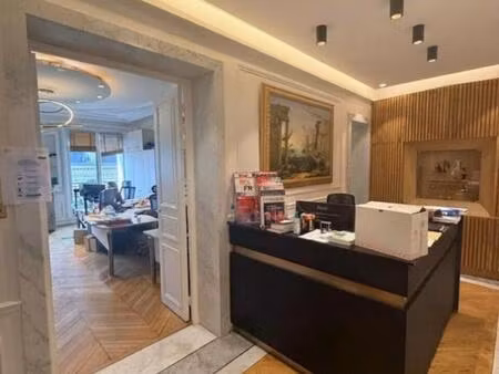 location bureaux 192 m²