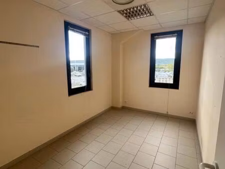 location bureaux 90 m²