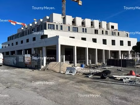 location commerce merignac 33700 144m²