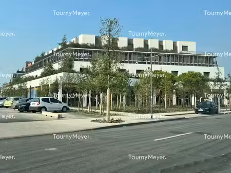 location commerce mérignac 33700 145m²