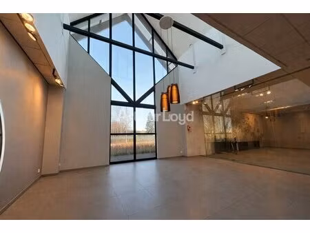 location commerce reims 51100 1700m²