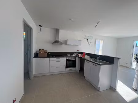 maison 4 pièce(s) 78.59 m2 niort - souche