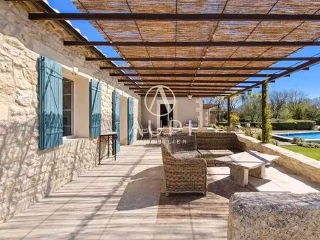 villa de prestige st rémy de provence avec piscine et vue alpilles