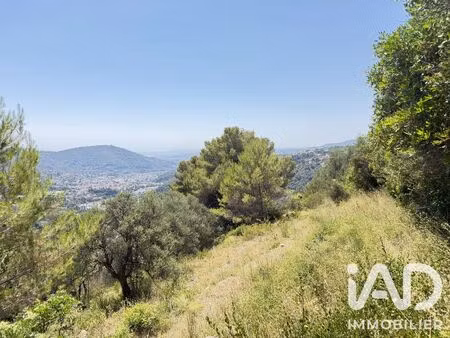terrain à drap (06340)