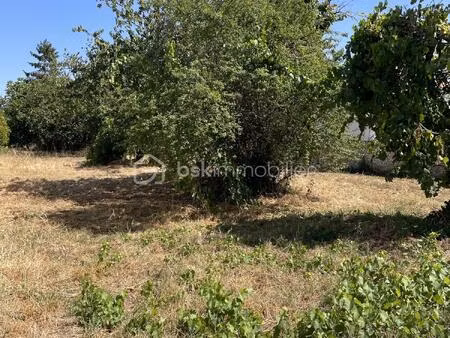 terrain de 722 m² à verines