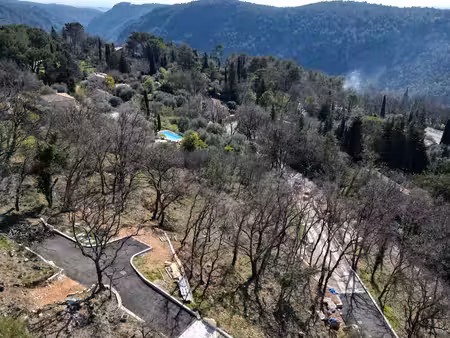 rare opportunite à tourrettes sur loup ! lotissement de 6 lots viabilises.