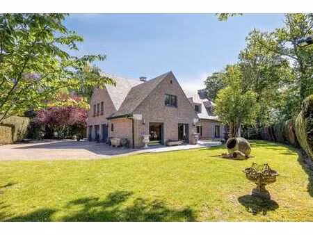 magnifique villa dans un quartier résidentiel de standing
