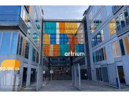 bureau de 449 m² bénéficiant d'une excellente accessibili...