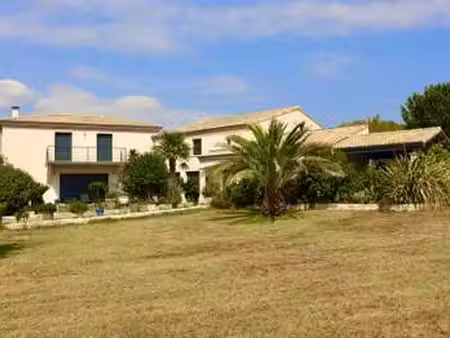 vente maison à meschers-sur-gironde (17132) : à vendre / 400m² meschers-sur-gironde