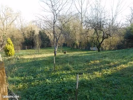 terrain de 960 m2