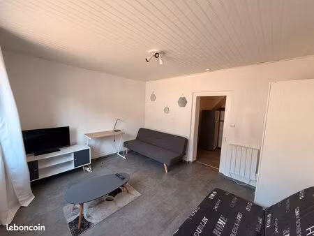 studio meublé à 2 minutes de la gare