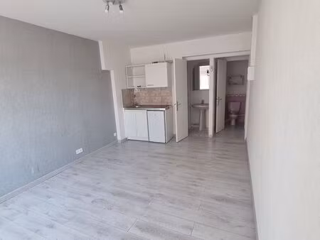 très beau studio