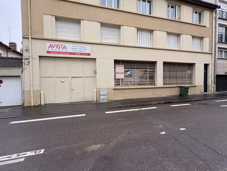 location local commercial