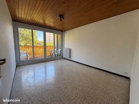 t3 terrasse parking traversant avec vue dégagée – résidence sécurisée – marseille 13011