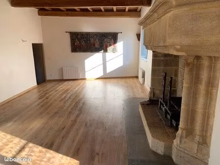 t3 de caractère au cœur du château de meyrargues