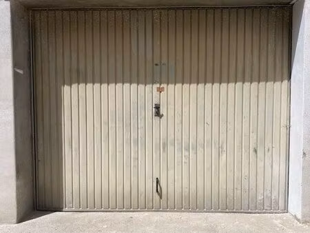 garage à louer – centre-ville oyonnax (01100)