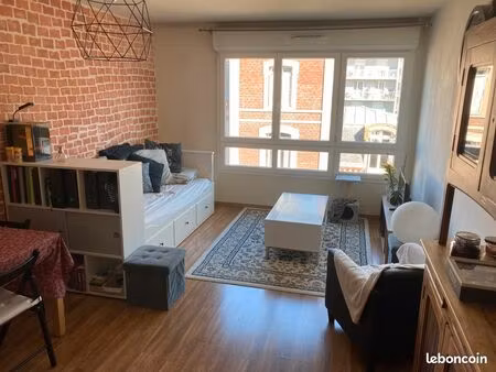 appartement 2 pièces 50 m². 620