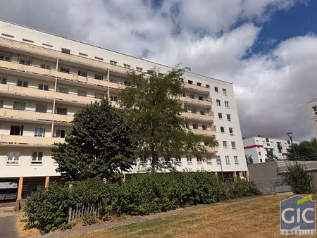grand f2 avec grand balcon hsc