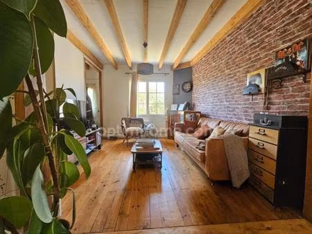 charmante maison de plain-pied 90 m² deux chambres et un bureau –au calme  très bon état e