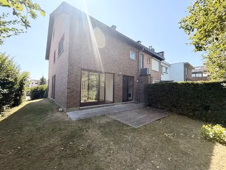 maison à louer à avenue du pilote 21 woluwe-saint-pierre (vbe51044)