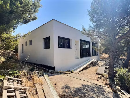 a vendre maison de type 4 à marseille 13013 - terrain 1580m2 - vue mer et collines - secte
